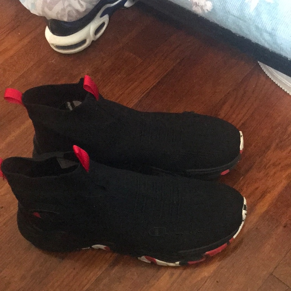 Champion Black Red White Size 12 FREE SHIPPING